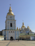 Michaelskloster mit goldener Kuppel 